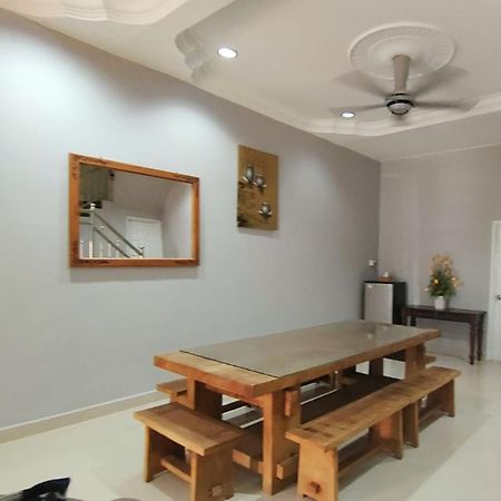 Homestay Roma Suite Kuala Terengganu Exterior photo